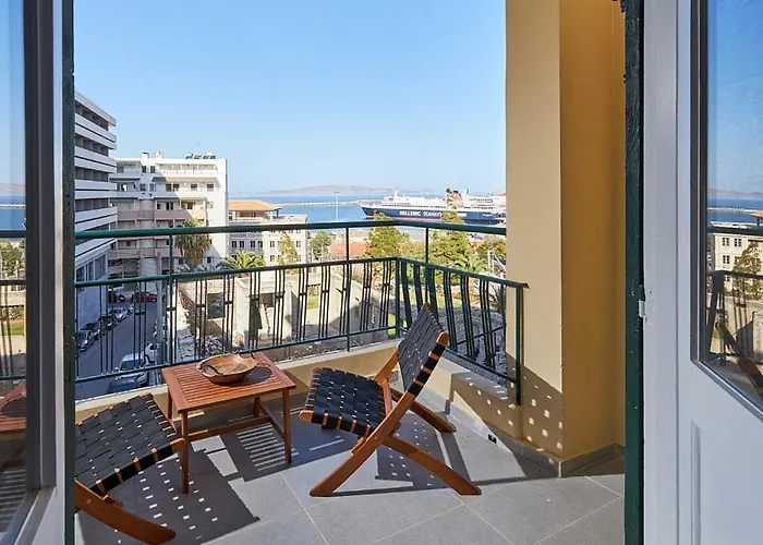 City-Center Sea View Apartment